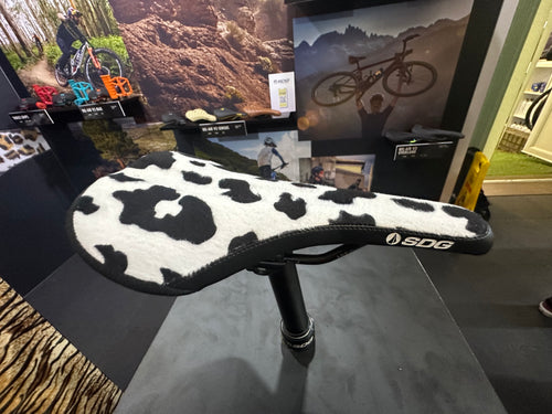 BEL-AIR 3.0 TRADITIONAL LUX-ALLOY RAIL SADDLE Fury!!!