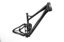 Laden Sie das Bild in den Galerie-Viewer, Prime V3.2 Frameset -Stealth Black - FOX Float X