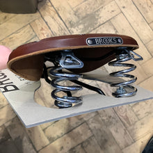 Load image into Gallery viewer, Brooks B67 Short Saddle Brown