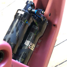 Load image into Gallery viewer, SANTA-CRUZ-5010-ROCKSHOX-SUPER-DELUXE-SUSPENSION