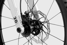 Laden Sie das Bild in den Galerie-Viewer, Woom Off 4 Pedal Bike (Carbon Ridged Fork)