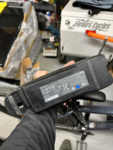 Laden Sie das Bild in den Galerie-Viewer, PRE LOVED Shimano Steps Battery BT-E8016 630WH