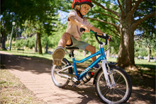 Cargar imagen en el visor de la galería, Woom Go 3 (Auto Shift 2 Speed) Pedal Bike