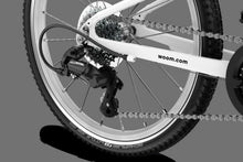 Cargar imagen en el visor de la galería, Woom Go 4 Pedal Bike