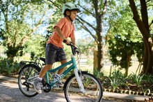 Cargar imagen en el visor de la galería, Woom Go 4 Pedal Bike