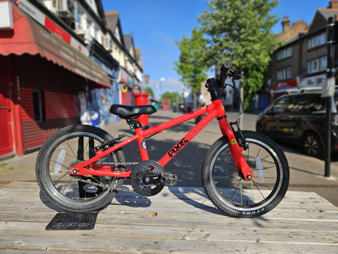 PRE LOVED Red Frog 40