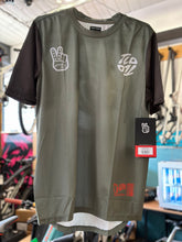 Laden Sie das Bild in den Galerie-Viewer, FOR MARIO! TLD Flowline SS Jersey Flipped Olive MED